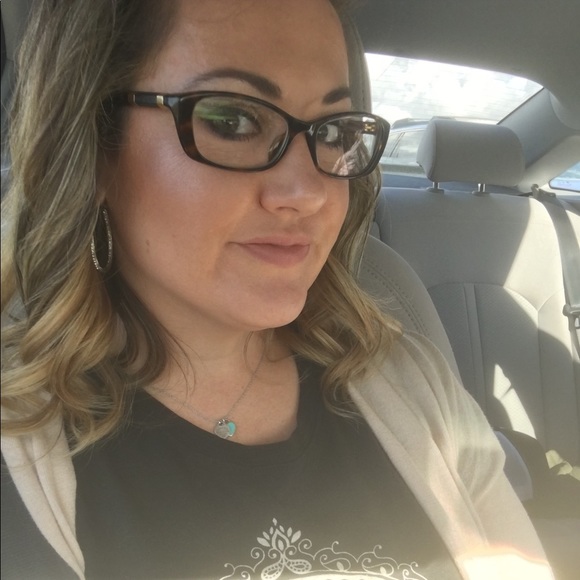 Meet your Posher, Kimberly - Picture 2 of 4